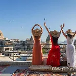 Lunar Cappadocia גורמה