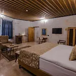Lunar Cappadocia מלון גורמה