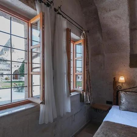 Lunar Cappadocia Szálloda 2*